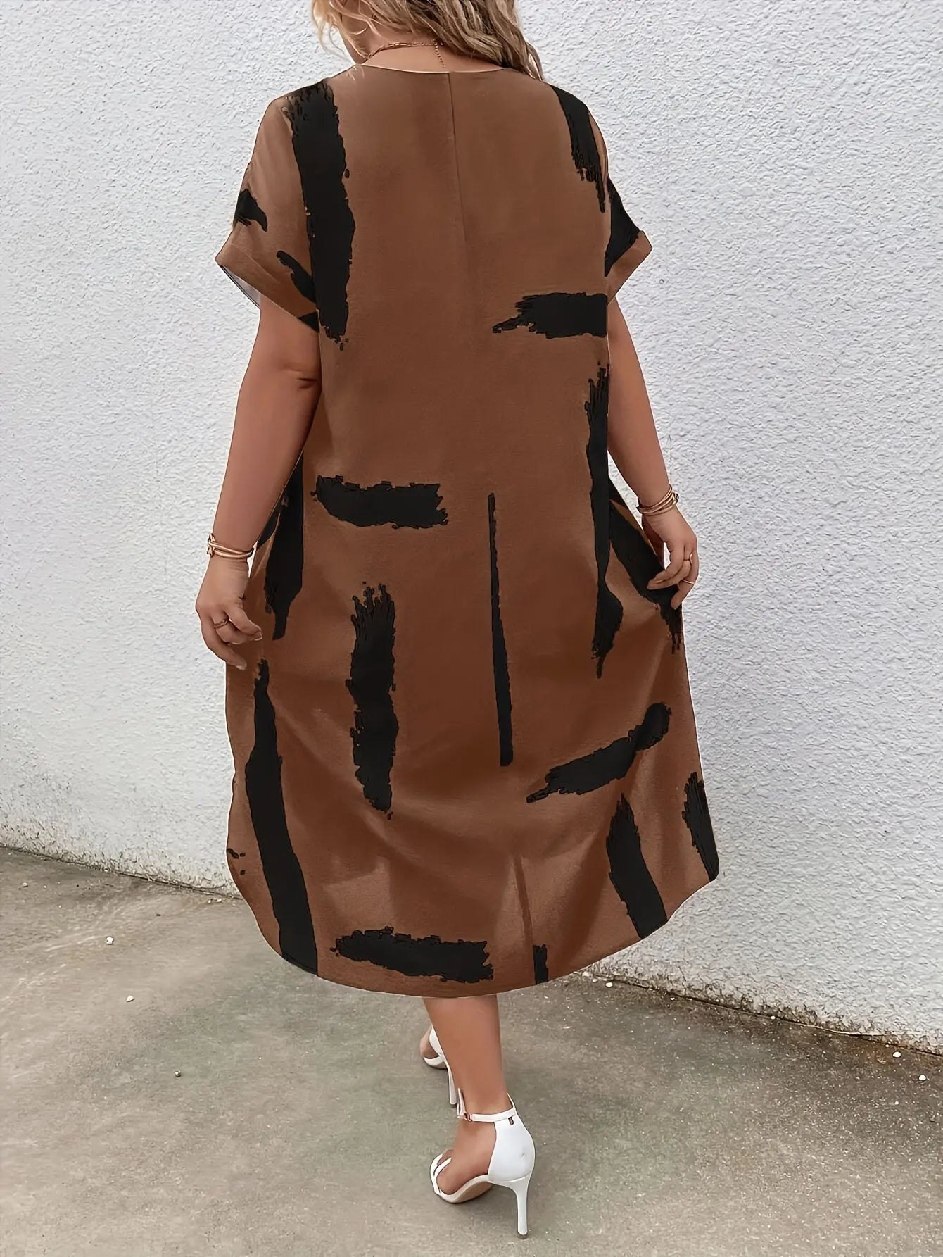 Lauren | Chic Plus Size Midi Dress Velvet Lane Boutique